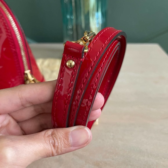 ❌SOLD❌Louis Vuitton BB Alma Vernis Red Leather Crossbody Bag - Picture 11 of 13